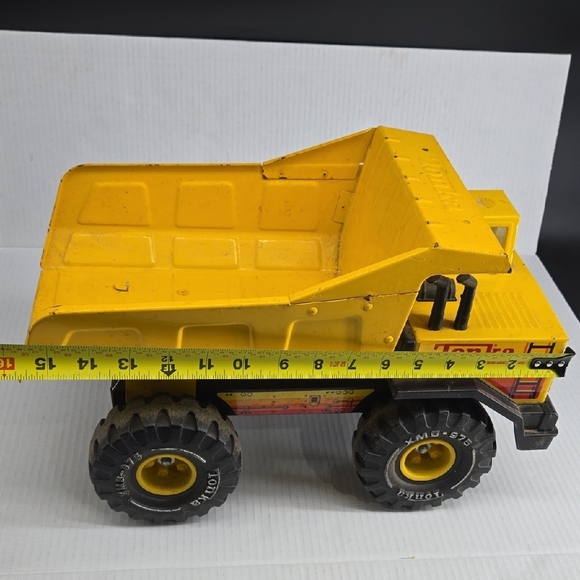 Tonka Classic Metal Turbo Diesel Yellow Dump Truck - Picture 11 of 16